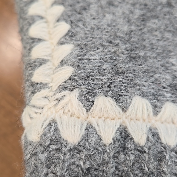 Carly Jean Los Angeles Gray V-Neck Sweater Vest - Picture 13 of 15